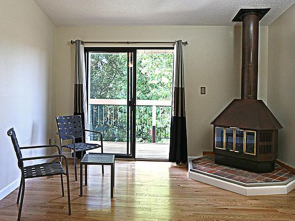 3rd image of 3103 Broken Oak Dr Unit 9