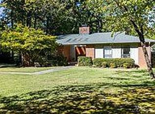 526 Colonial Dr, Greenwood, SC 29649