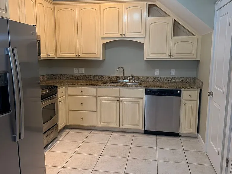 3704 Tiki Dr — Photo 2