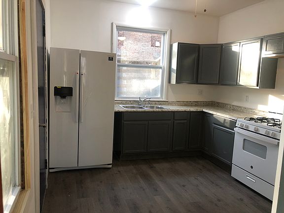 5th image of 1125 Benton St #3