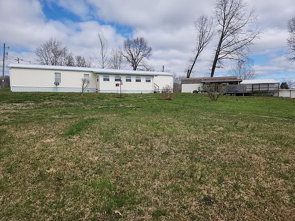 5th image of 842 Riddle Rd