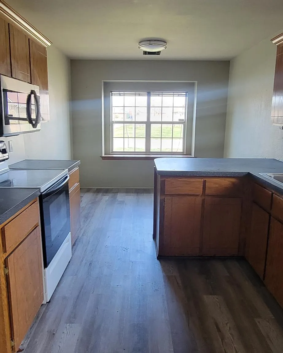 3 bed, 1338 sqft, $1,500 — Photo 2