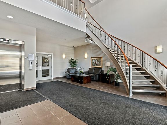 5th image of 5211 50th St #305