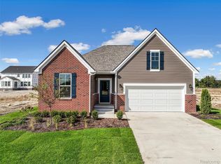 27403 Hidden Trail Ln, South Lyon, MI