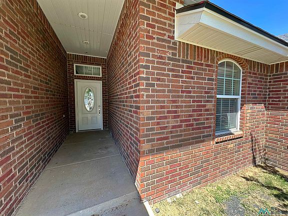 3rd image of 2100 Reese Dr