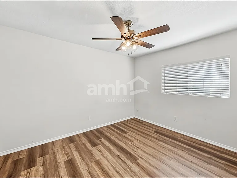 10055 Sungate Park — Photo 12