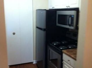 30 W Pinehurst Cir APT 104, Glendale Heights, IL 60139