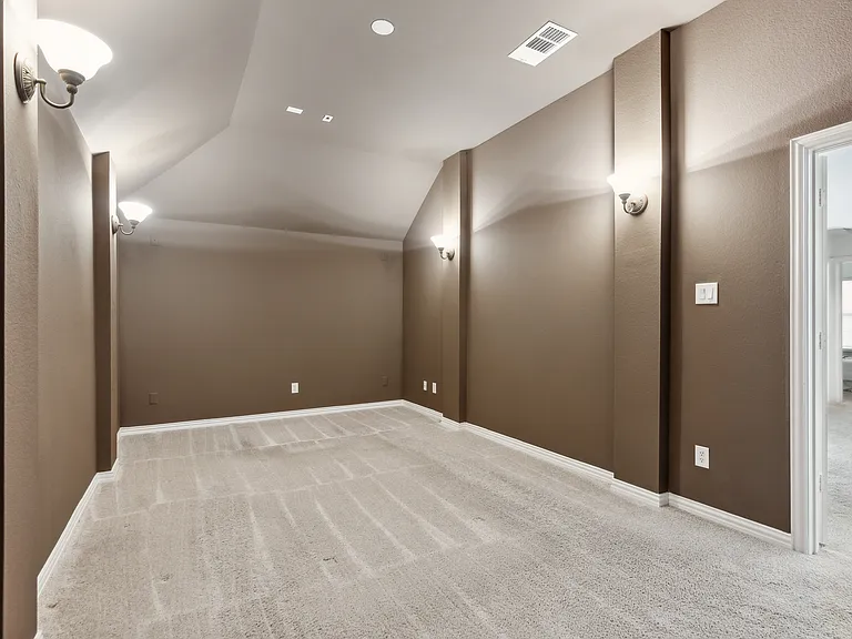 5637 Belton Ln — Photo 25