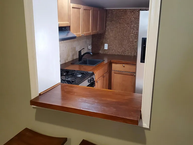 414 E Flora St — Photo 24