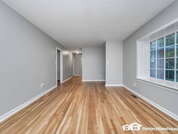 4th image of 2201 Woodmont Dr