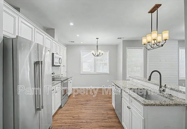 1202 E 37th St #A — Photo 13