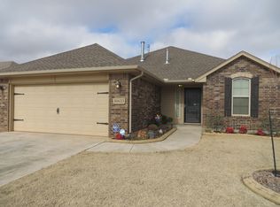 10633 SW 36th St, Yukon, OK 73099