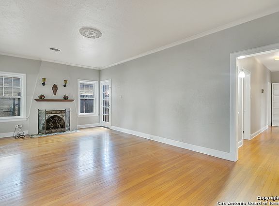 5th image of 110 North Dr
