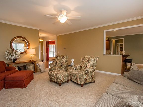 4th image of 3037 Blackford Pkwy