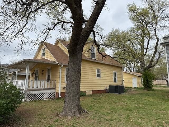 2nd image of 1115 W Lincoln Ave
