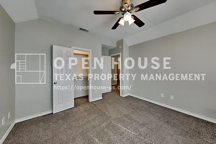 2129 Carrington Ave — Photo 19