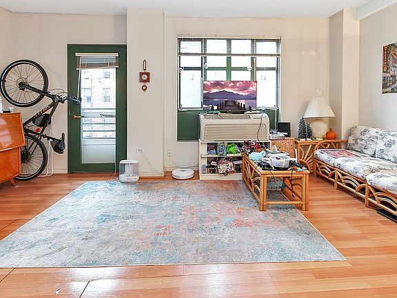 4th image of 1720 E 14th St APT 4B