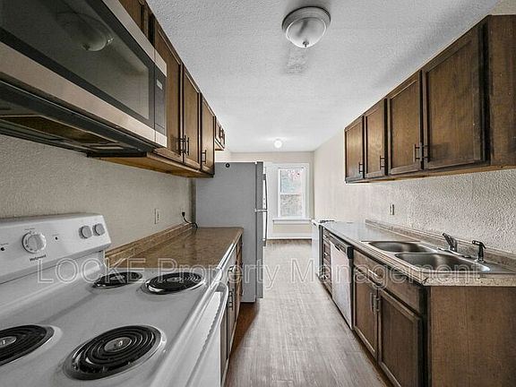 5th image of 1016 E Arlington Ave APT D