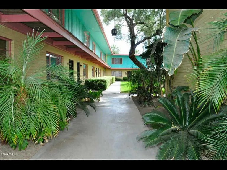 450 W Earll Dr #4 — Photo 12