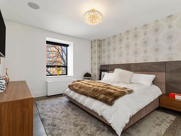 5th image of 196 6th Ave APT 3A