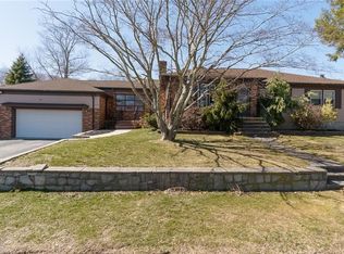 130 Canonchet Trl, Cranston, RI 02921