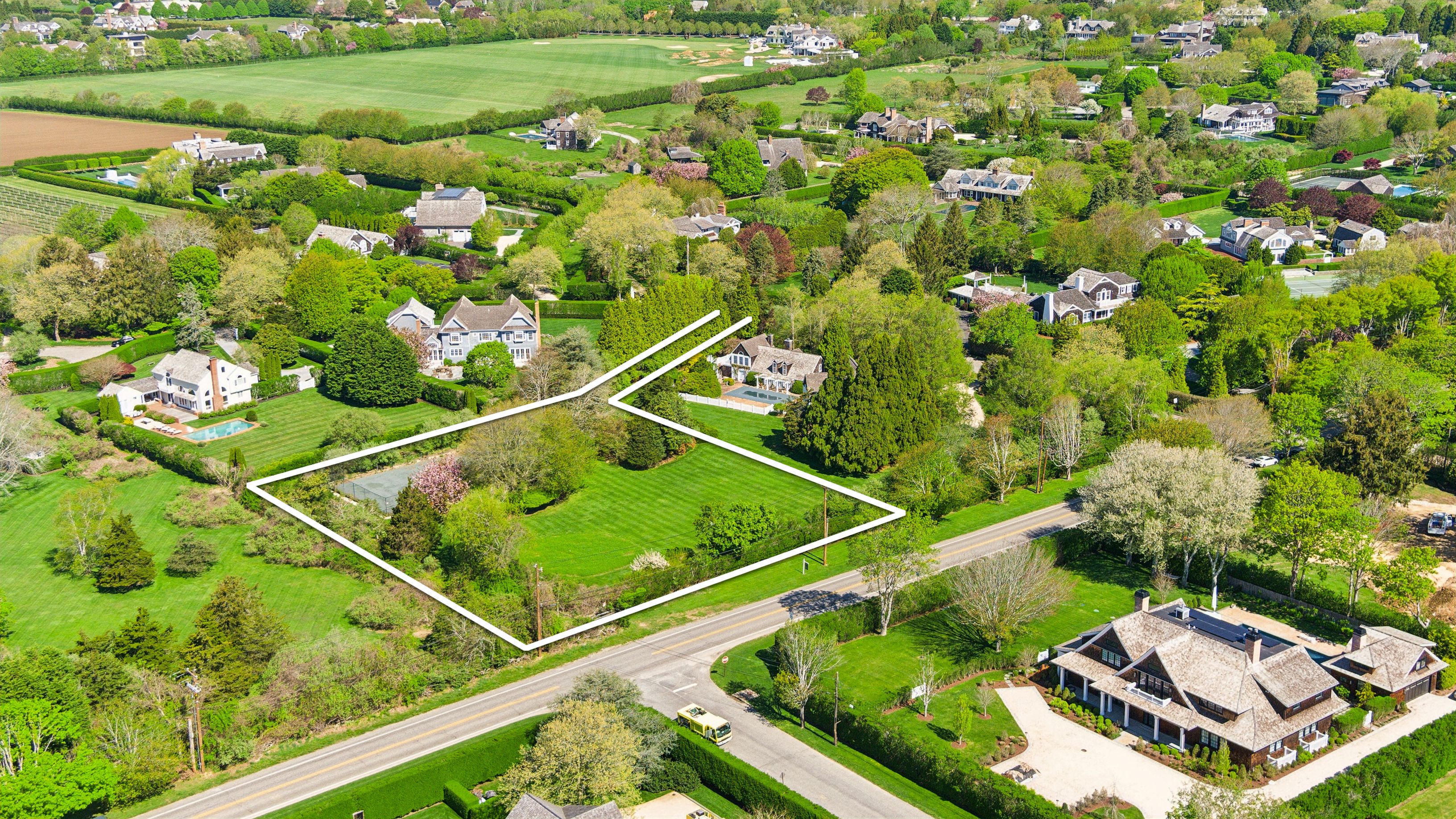 33 Bridgefield Rd, Bridgehampton, NY 11932 | Out East