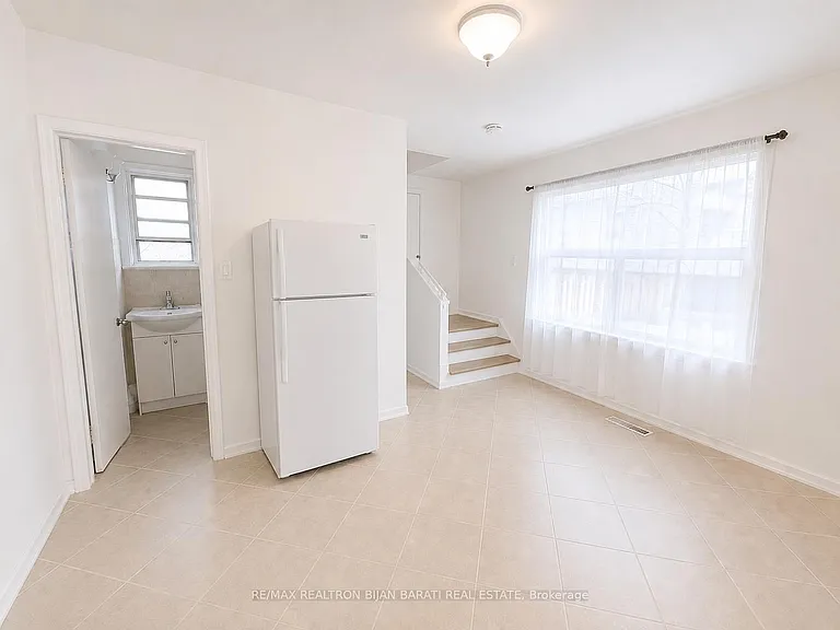 167 Ruggles Ave — Photo 6