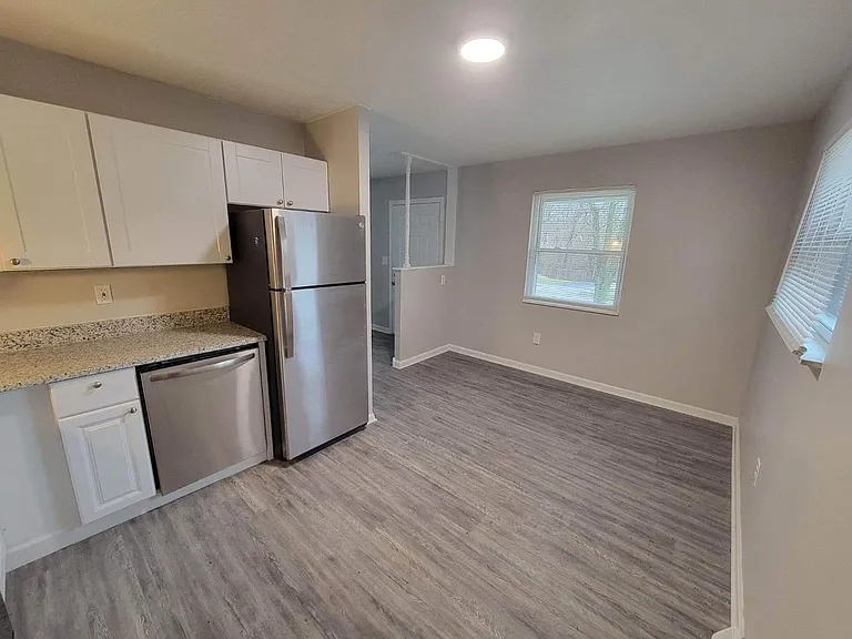 5832 Childs Ave — Photo 8