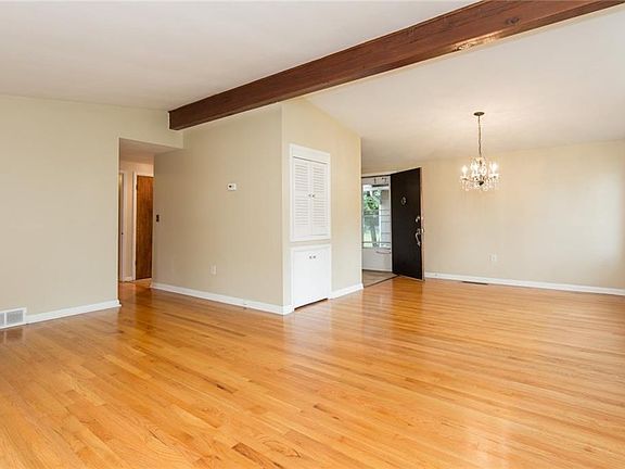 5th image of 321 Westholm Blvd