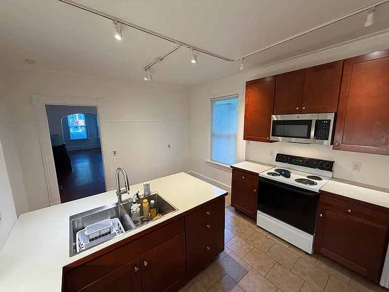 136 Reed Ave #136 — Photo 3