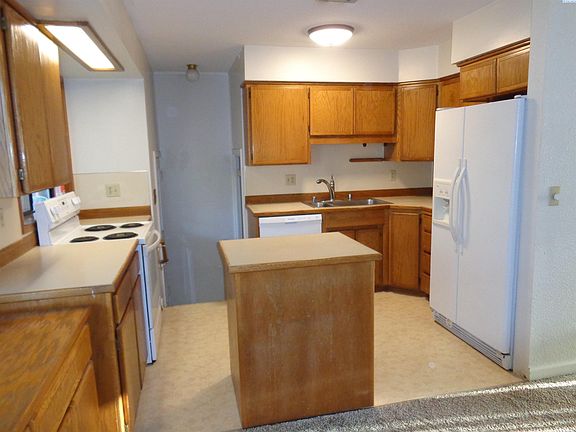 3rd image of 1524-1526 Thayer Dr
