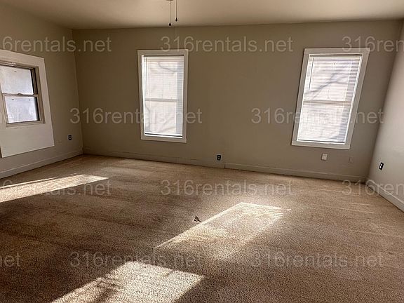 5th image of 1120 W Dayton Ave