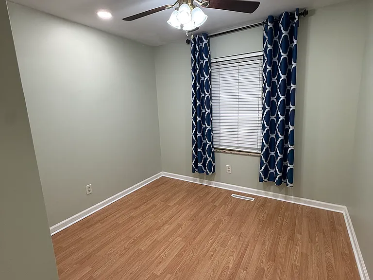 10114 Tyler Ct — Photo 24