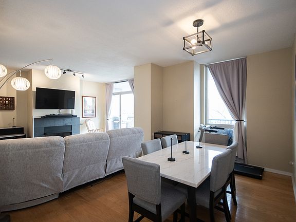 4th image of 1546 N Orleans St APT 601