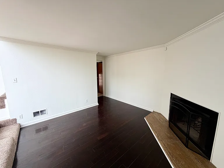 2525 E 19th St #10 — Photo 20