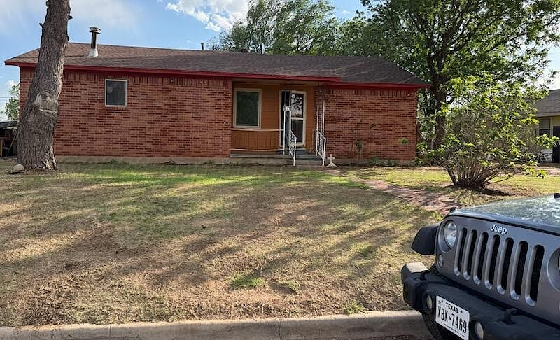 1st image of 710 S Robey Ave