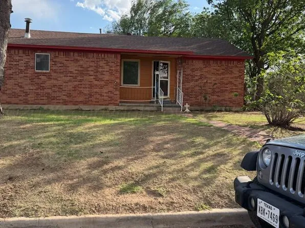 710 S Robey Ave, Fritch, TX 79036