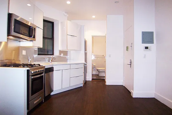 Rented by Maz Group NY | media 3