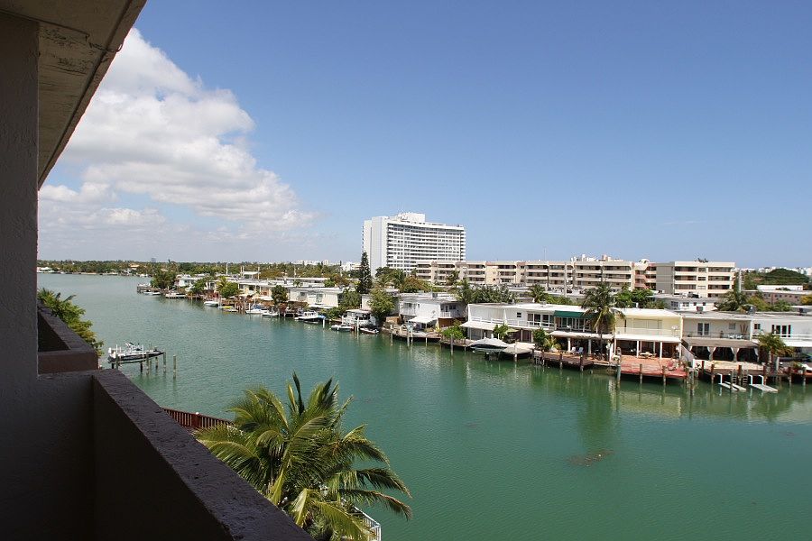 1st image of 7125 Bay Dr APT 507