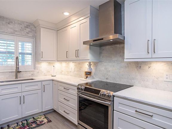 3rd image of 2027 Bayou Grande Blvd NE