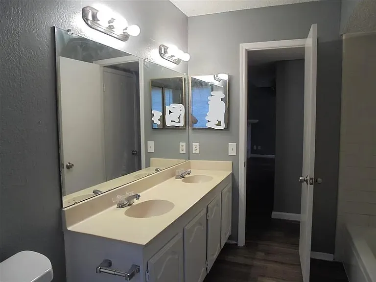 825 Plummer Dr — Photo 3