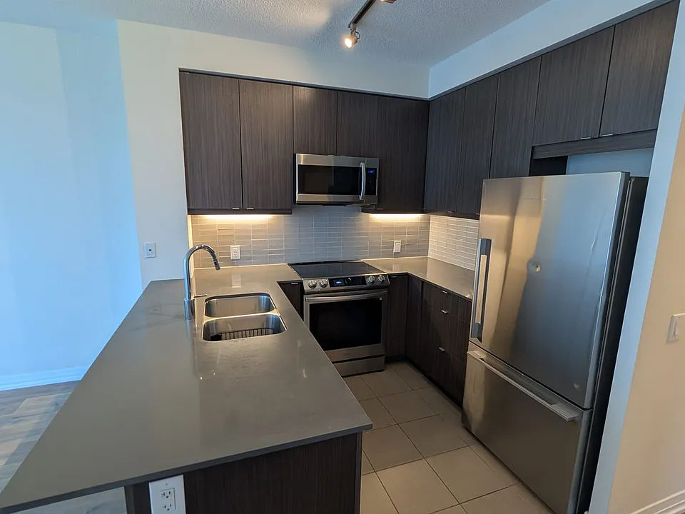50 Thomas Riley Rd #901
