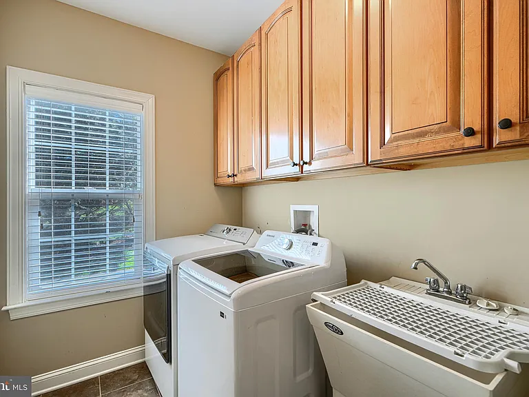 1319 Martin Meadows Dr — Photo 56
