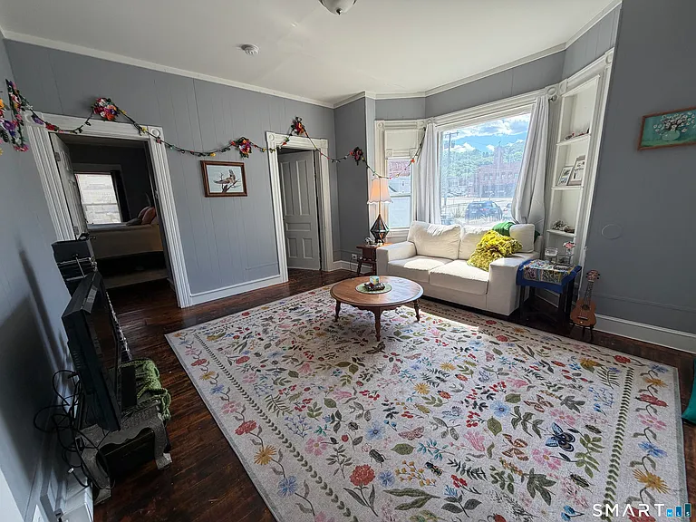 19 Center St #1R — Photo 3