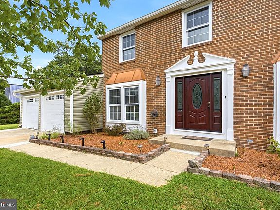 2nd image of 3003 Hickory Valley Dr