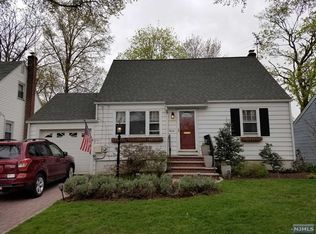 11 Henry St, Bergenfield, NJ 07621