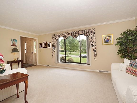 4th image of 7066 Sprucewood Ct