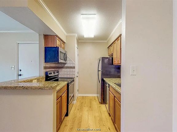 4th image of 904 University Dr #109