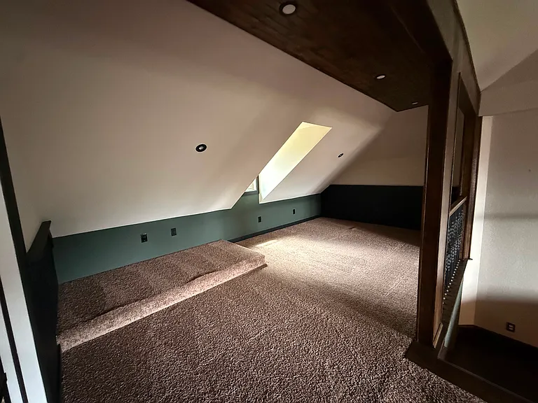 518 Creekside Dr — Photo 28