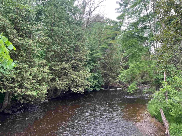 W7167 Saint Paul Rd, Crivitz, WI 54114